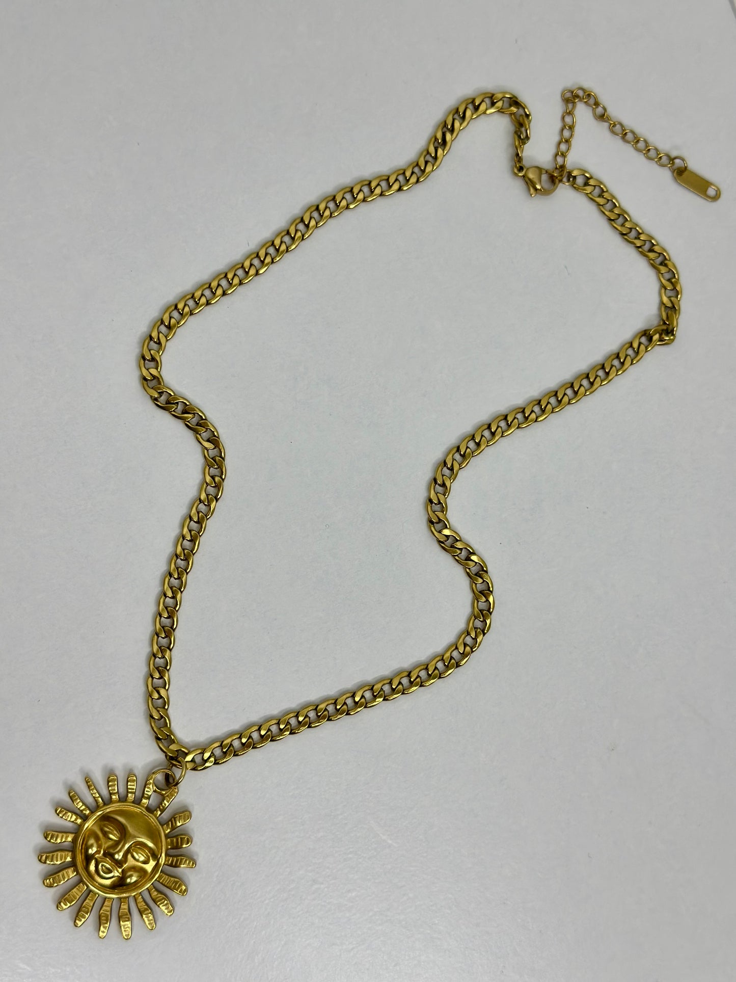 SOLÉ NECKLACE