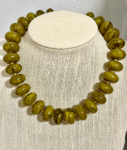 OLIVIA NECKLACE